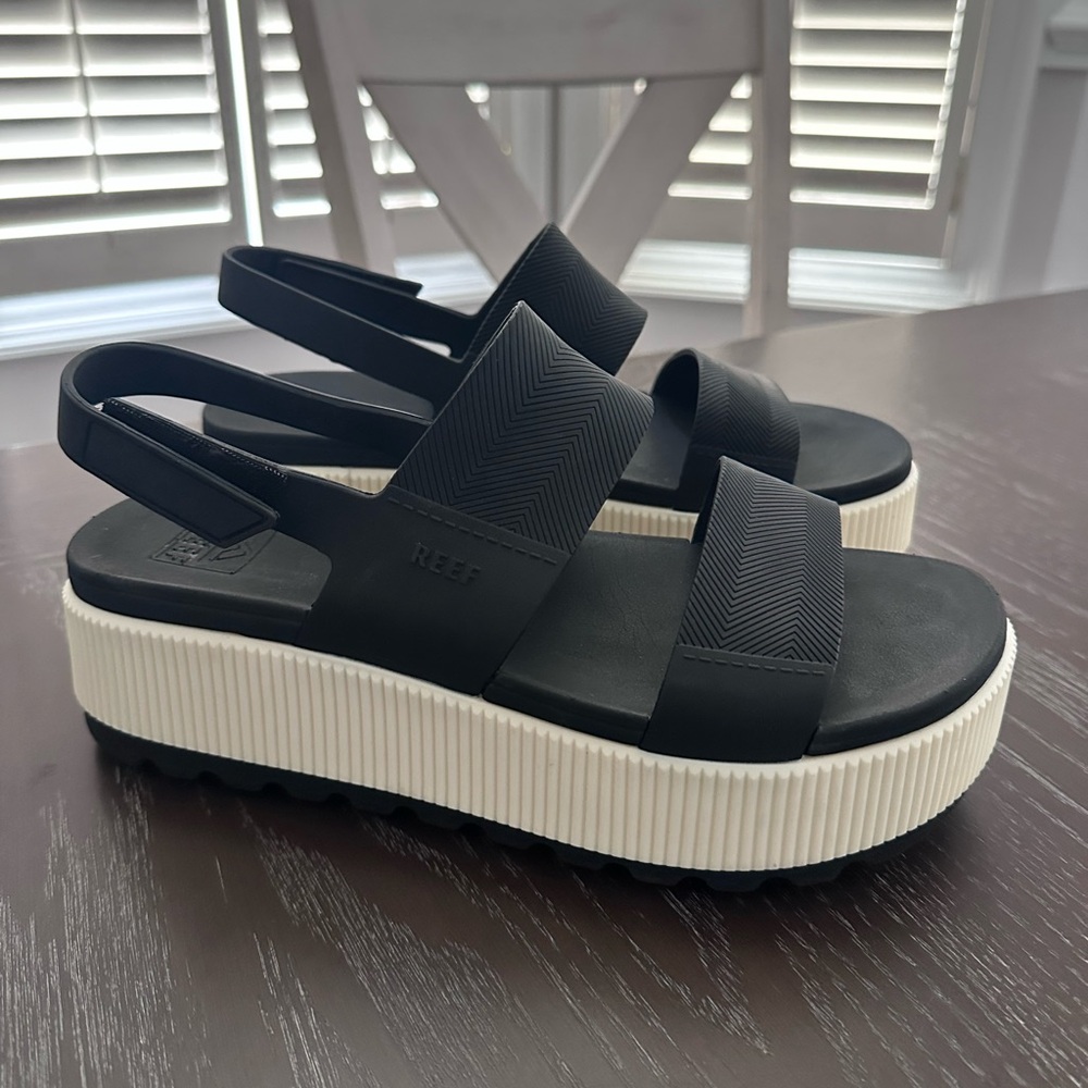 Reef Women’s Black Platform Slingback Sandals with White Ribbed Sole